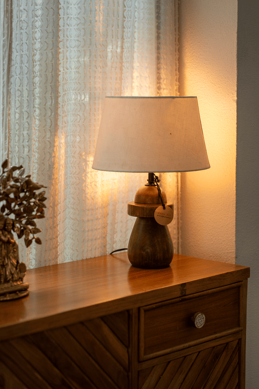 The Aveline table lamp