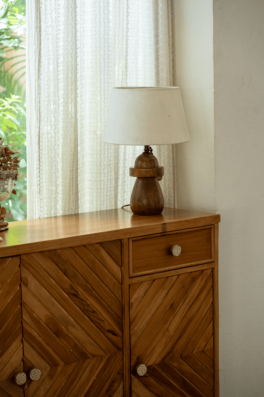 The Aveline table lamp